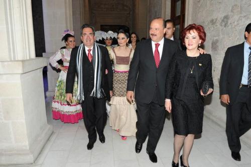 Con Blanca, el gobernador César Duarte Jaquez y su esposa Bertha Gómez de Duarte