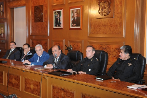 El Jefe de Gabinete, Javier Aguilera con el Secretario General de Gobierno y otras autoridades.