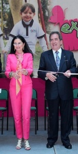 Con la Presidenta del DIF estatal, Blanca Riera Río de Lozano.