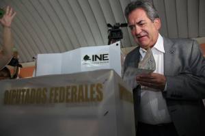Votación en la casilla de  Galeana esquina con Epifanio Silva