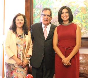Con las presidentas nacional y estatal del Instituto de las Mujeres